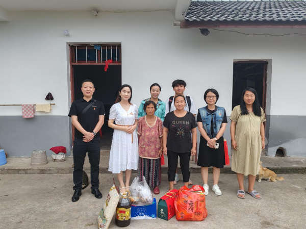 【二级完美（中国）动态】资助育人——健康产业完美（中国）“走进学生家庭，温暖学生心灵，筑梦学生成长”家访慰问活动