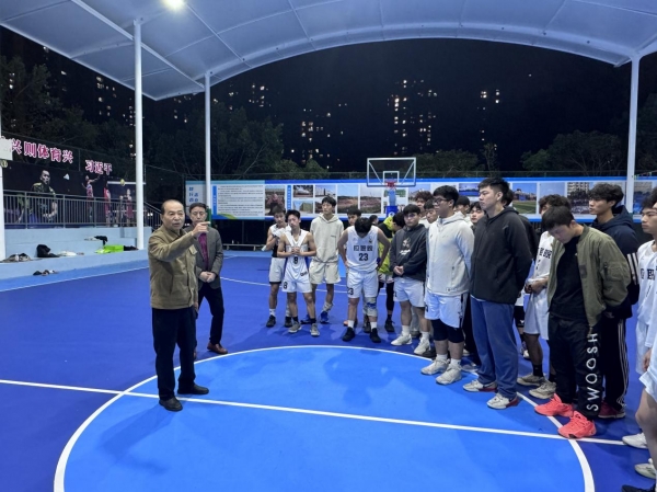 青春赛场展风采，校际交流共提升——完美体育篮球队友谊赛纪实